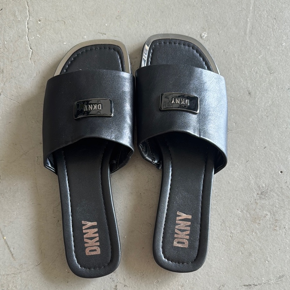 DKNY Black Minimalist Slide Sandals